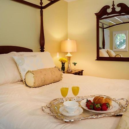 Seaglass Inn Bed And Breakfast 墨尔本比奇 客房 照片
