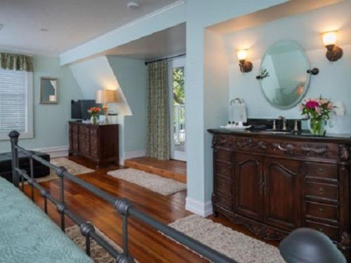 Seaglass Inn Bed And Breakfast 墨尔本比奇 外观 照片