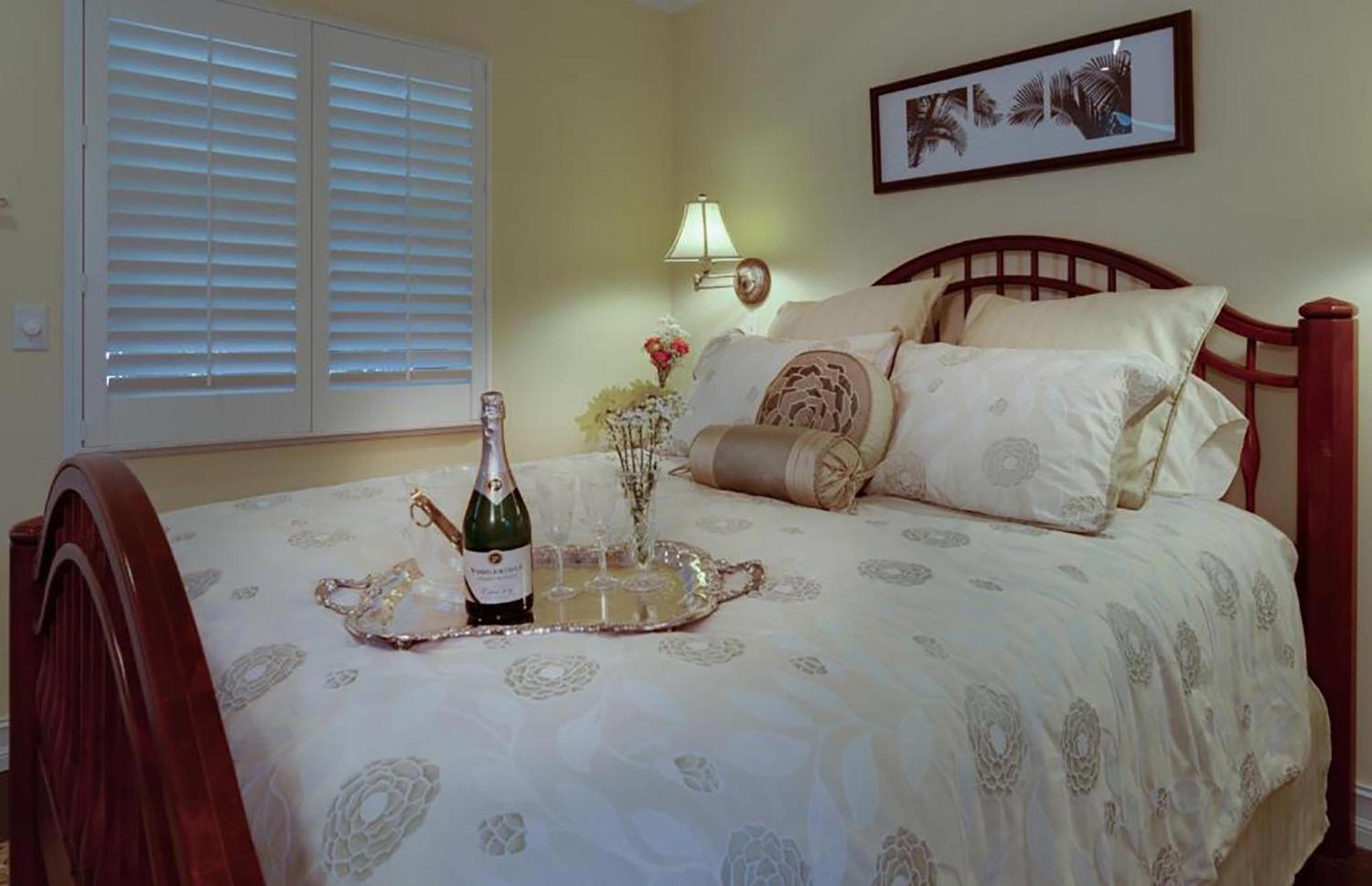 Seaglass Inn Bed And Breakfast 墨尔本比奇 客房 照片